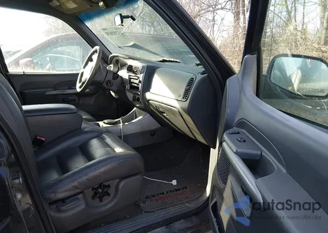 2001 Ford Explorer Sport Trac z USA, uszkodzony, nr VIN 1FMZU67E11UC51051